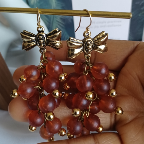 Vintage Gold/Champagne Cluster Earrings - Picture 5 of 7